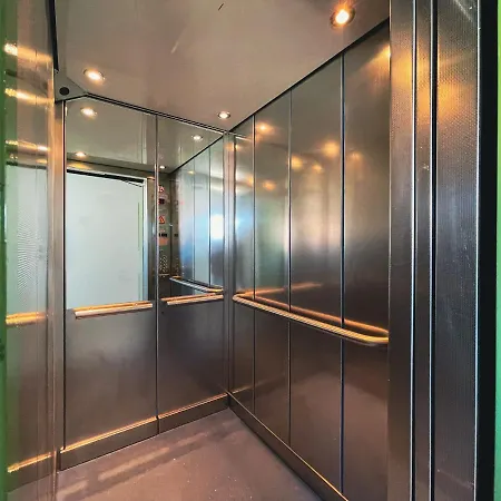 Appartement Kirchturm-panorama - Mit Balkon Im Herzen Von *